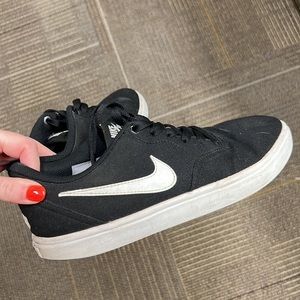 Black Nike SB’s